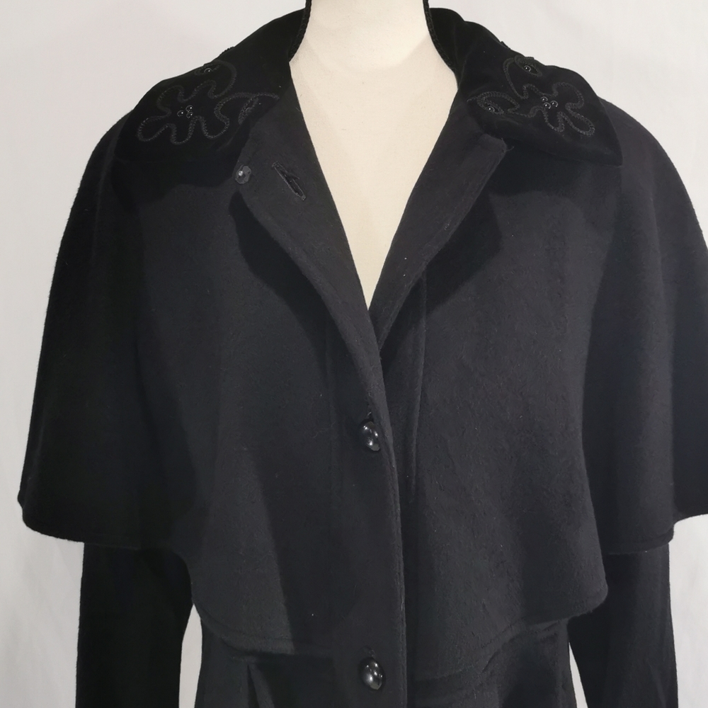 Gothic Victorian Black Women's Cape-Back Coat - Picture 2 of 12